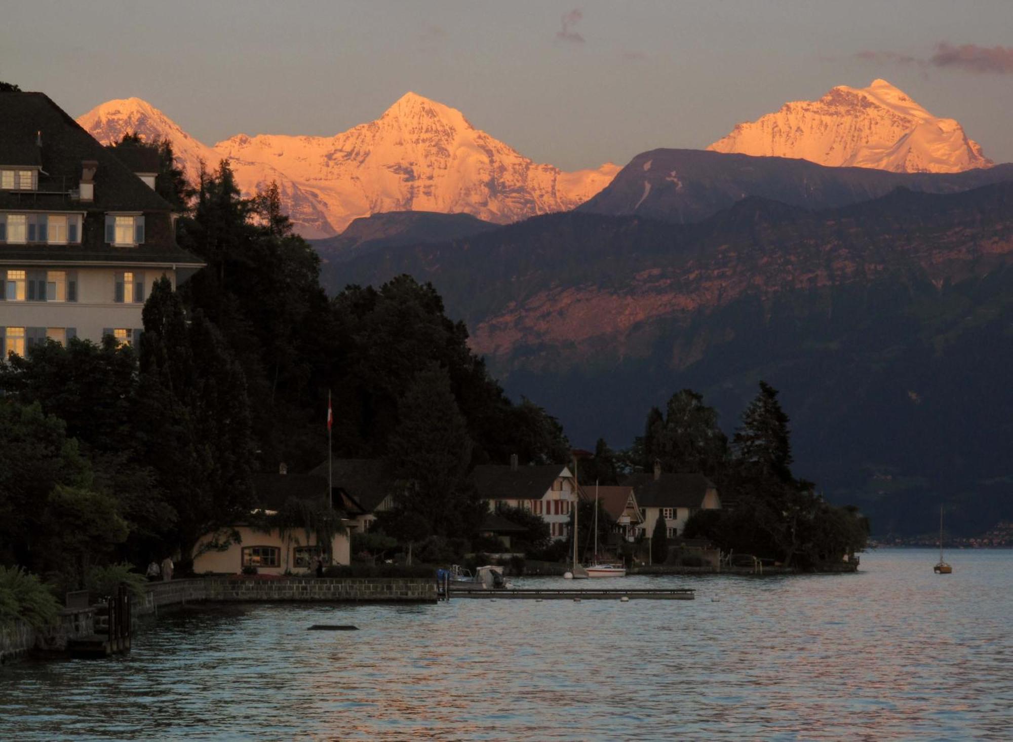 Dependance Stella Del Lago By Hotel Restaurant Bellevue Au Lac Thun Bagian luar foto